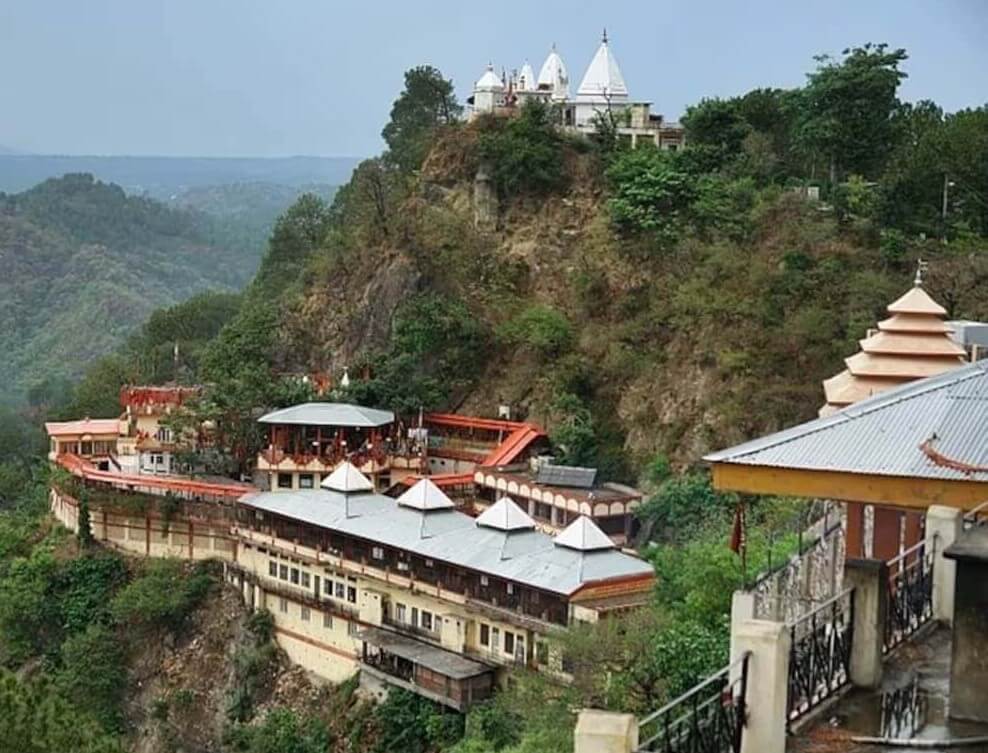 Read more about the article हिमाचल प्रदेश के दियोटसिद्ध में है दिव्य सिद्ध पीठ बाबा बालक नाथ मंदिर