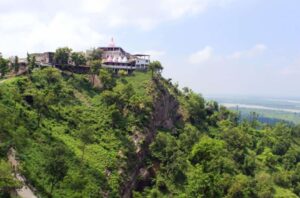 Read more about the article हरिद्वार के नील पर्वत पर स्थित है प्रसिद्द शक्तिपीठ चंडी देवी मंदिर