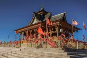 Read more about the article Shimla के पास नारकंडा के अद्भुत सौंदर्य के बीच बसा है हाटू माता मंदिर, मंदोदरी ने करवाया था निर्माण