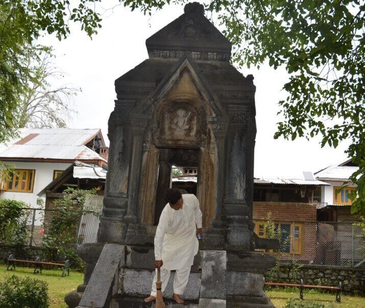 Read more about the article पुलवामा में है पांडवों का बनाया 1500 साल पुराना ऐतिहासिक भगवान शिव, मुस्लिम करते हैं देखभाल