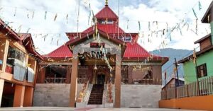 Read more about the article भद्रवाह में है नागों के राजा वासुकी का मंदिर, बिना किसी सहारे के झुकी हुई है प्रतिमाएं
